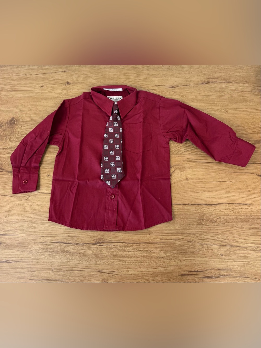 Boy’s Van Heusen Dress Shirt with Tie Size 3T New with Bag